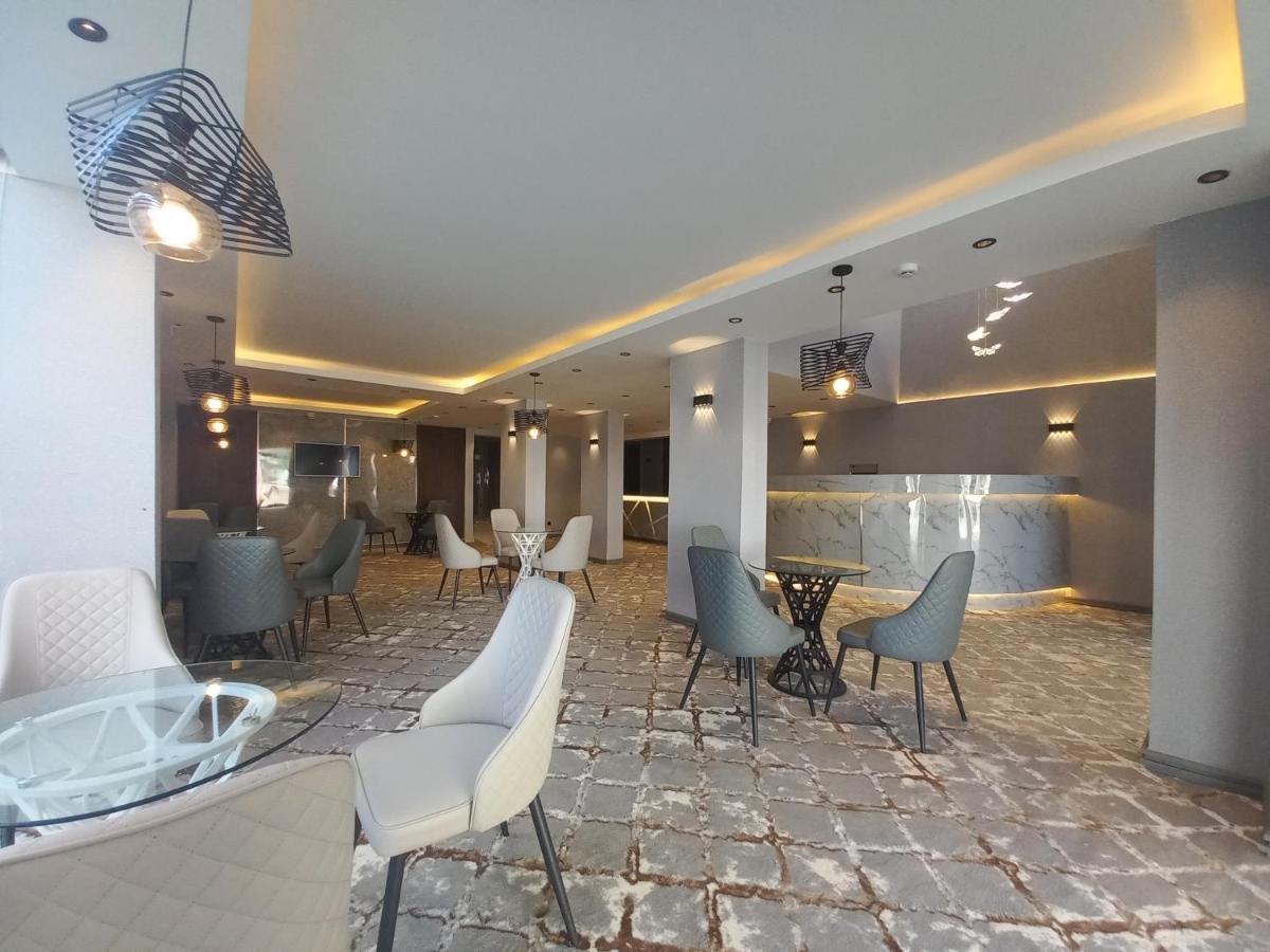 โรงแรมเซอร์ ภายนอก รูปภาพ